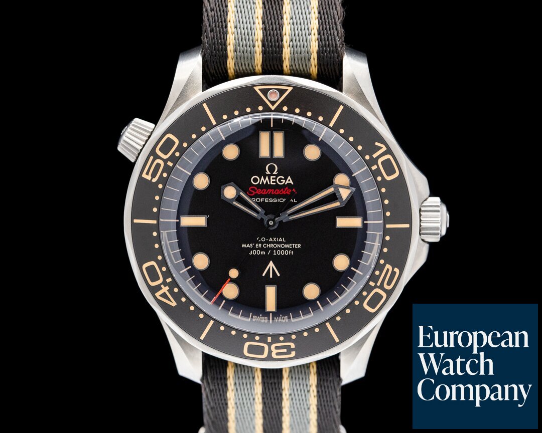 Omega 210.92.42.20.01.001 Seamaster 300M 007 Co-Axial Master Chronometer Titanium 42MM