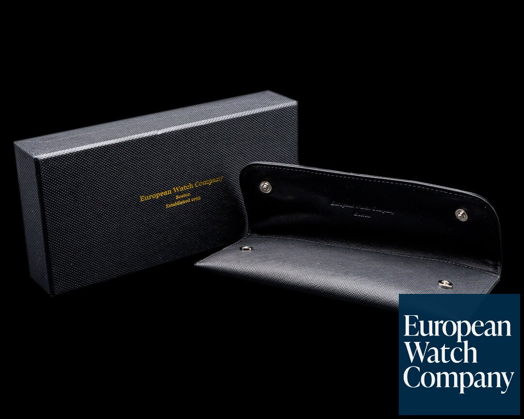 Patek Philippe Nautilus Mid Size 3900 Quartz Champagne Dial YG / SS Ref. 3900