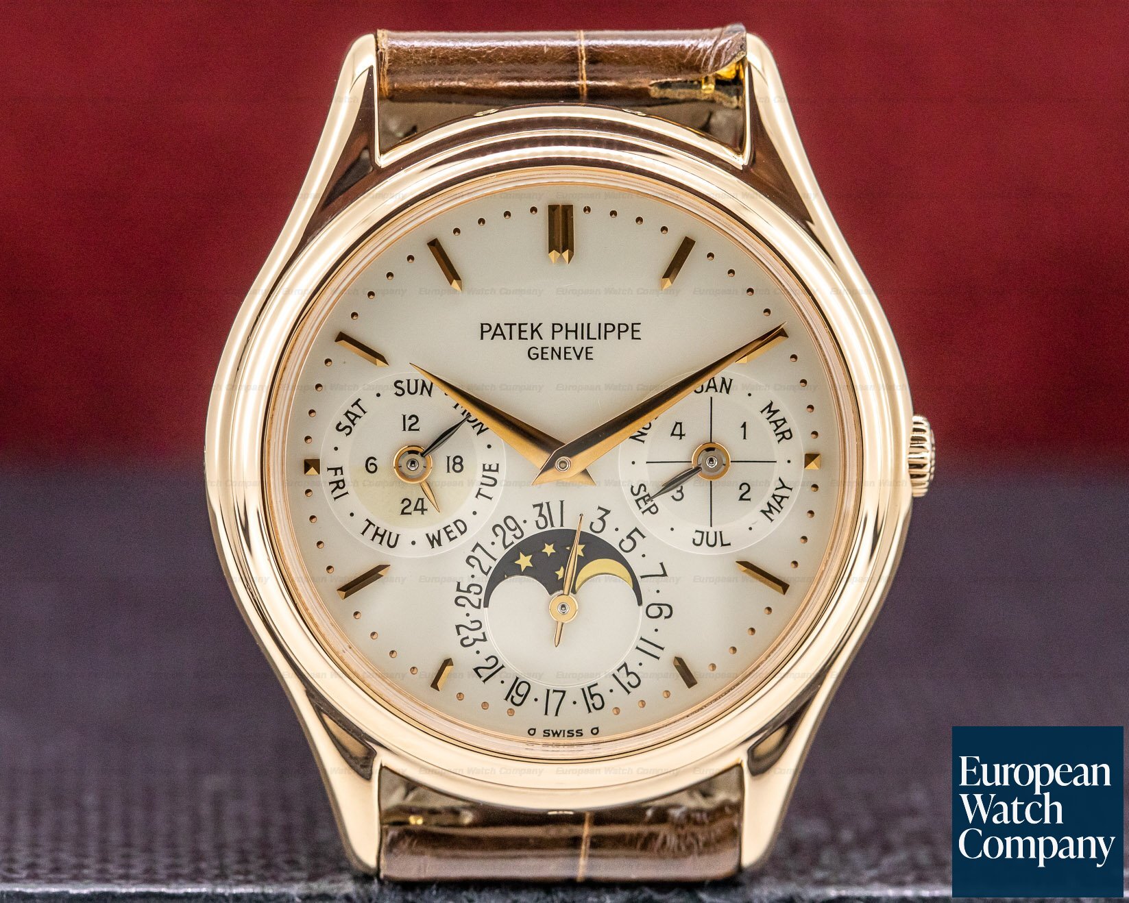 Patek Philippe Perpetual Calendar Rose Gold Silver Dial / Deployant Ref. 3940R