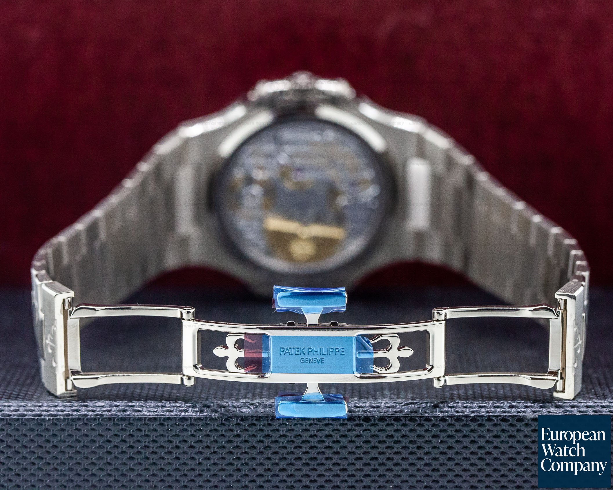 Eye Candy: Patek Philippe Nautilus Perpetual Calendar ref. 5740/1G-001. If  Blue is your Thing. — WATCH COLLECTING LIFESTYLE
