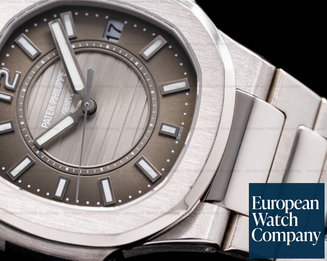 Patek Philippe Nautilus 7011/1G 18K White Gold Ladies Watch Quartz Ref. 7011/1G