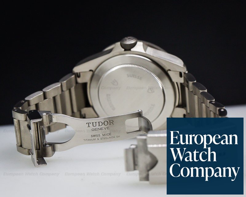 Tudor Pelagos Black Dial Titanium / Bracelet Ref. 25500TN