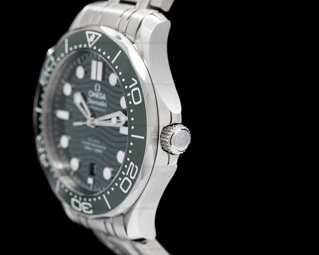 Omega Seamaster Green dial Diver 300M Co-Axial Master Chronometer Ceramic Ref. 210.30.42.20.10.001